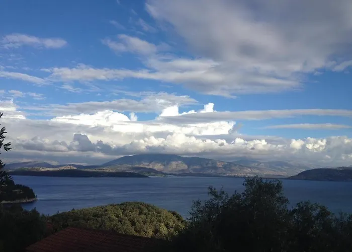 Maria Corfu Loustri 招待所 Gimari