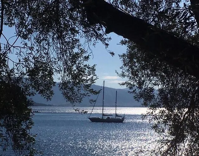 Πανσιόν Maria Corfu Loustri